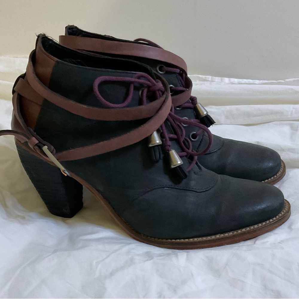 ❌ J. Shoes Carson Booties
